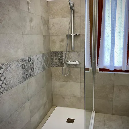 Spacious With Air Conditioning Ranzo-Borgo