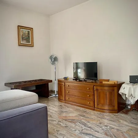 Spacious With Air Conditioning *